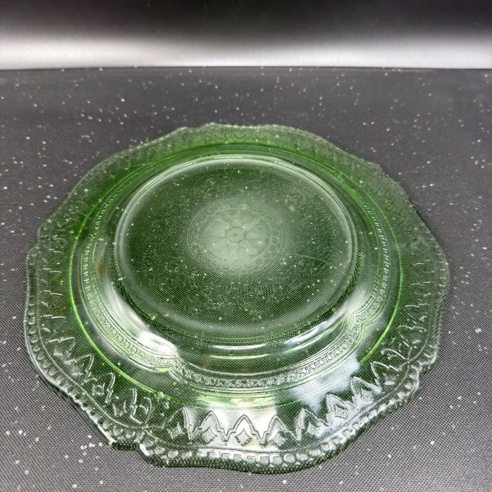 Federal Glass‎ Patrician Spoke Green Uranium Depression Glass 9in Plates Set 4
